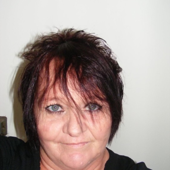 Meet your Posher, Debra - Picture 1 of 1